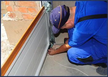 Neighborhood Garage Door New York, NY 212-918-5410 - cont-door-instiallation-t-22-gr-23m